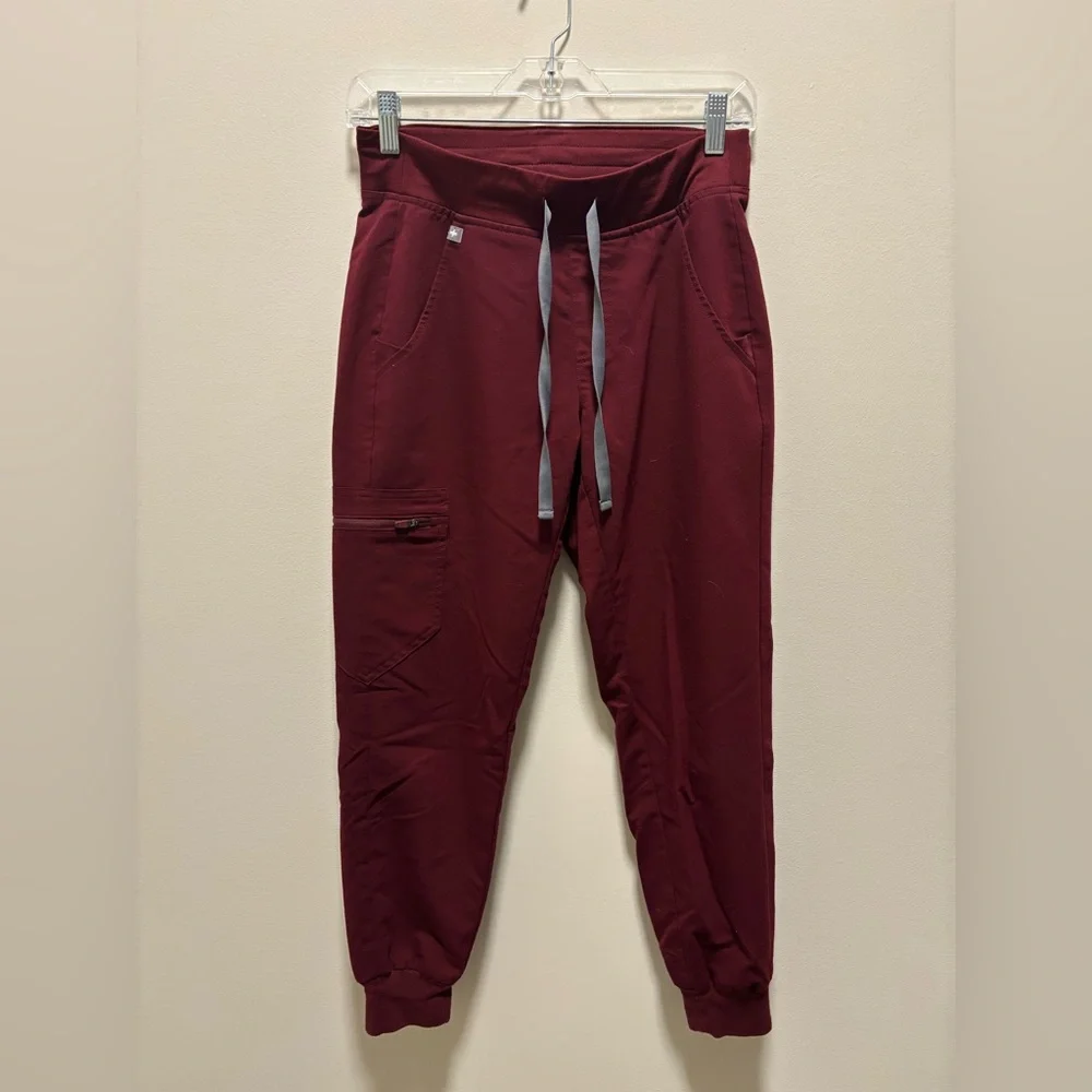 Figs Zamora Jogger Scrub Pants Size XS Petite Burgundy - Picture 2 of 5